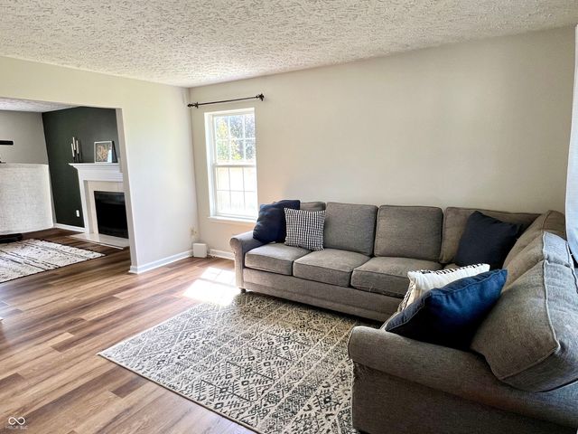 330 Hollowview Drive, Noblesville, IN 46060