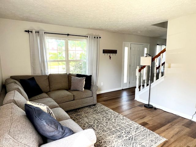 330 Hollowview Drive, Noblesville, IN 46060