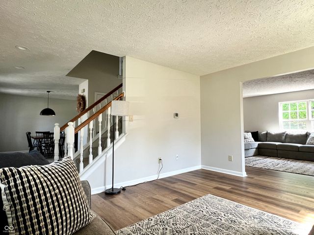 330 Hollowview Drive, Noblesville, IN 46060