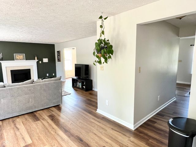 330 Hollowview Drive, Noblesville, IN 46060