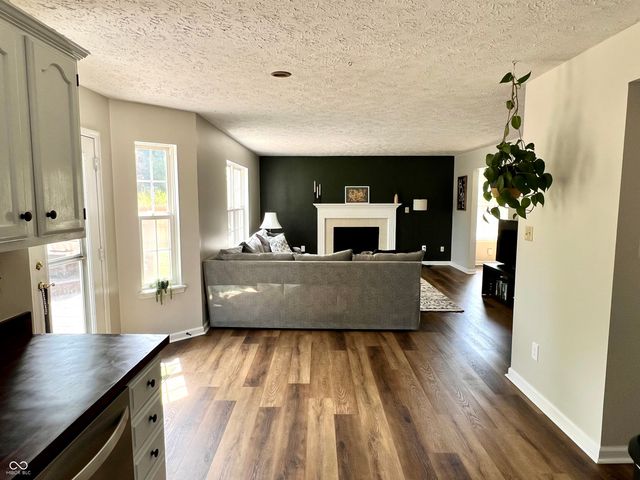 330 Hollowview Drive, Noblesville, IN 46060