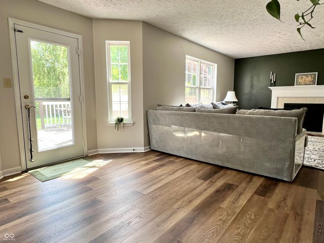 330 Hollowview Drive, Noblesville, IN 46060