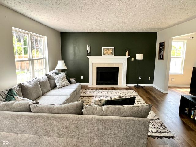 330 Hollowview Drive, Noblesville, IN 46060