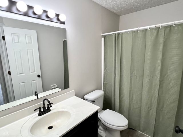 330 Hollowview Drive, Noblesville, IN 46060