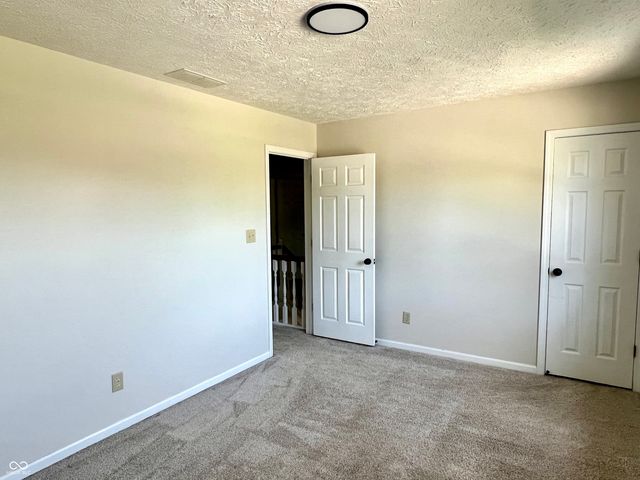 330 Hollowview Drive, Noblesville, IN 46060