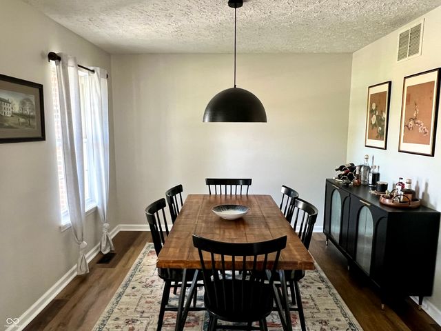330 Hollowview Drive, Noblesville, IN 46060