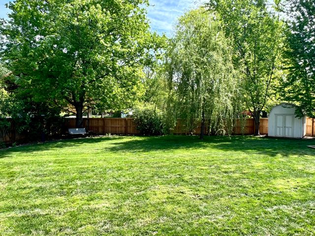 330 Hollowview Drive, Noblesville, IN 46060