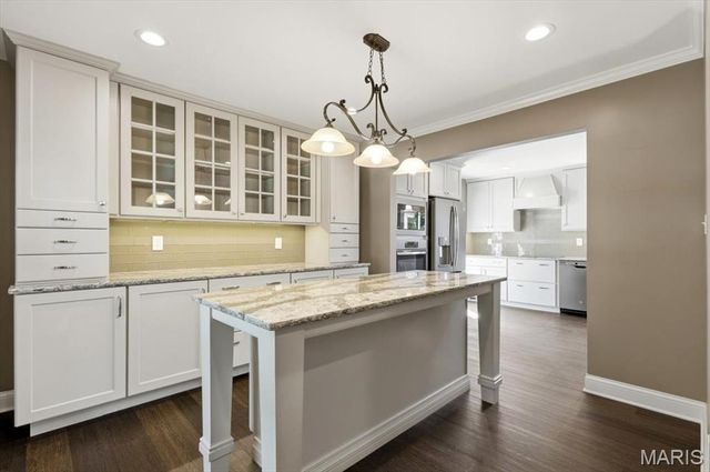 1743 Goldenhorn Court, Maryland Heights, MO 63043