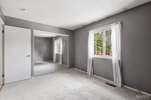 1743 Goldenhorn Court, Maryland Heights, MO 63043