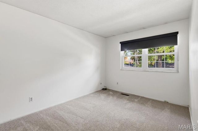 1743 Goldenhorn Court, Maryland Heights, MO 63043