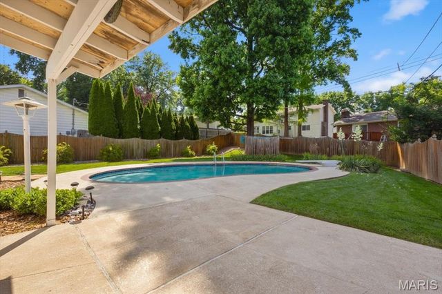 1743 Goldenhorn Court, Maryland Heights, MO 63043
