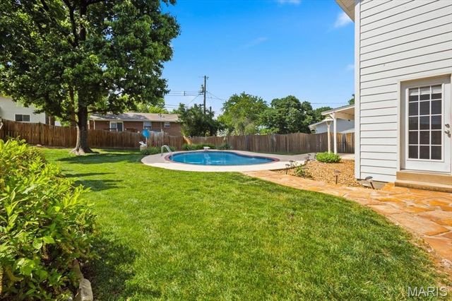 1743 Goldenhorn Court, Maryland Heights, MO 63043