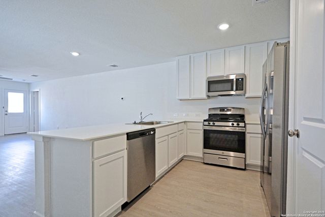 3744 AXIS HILL ST, New Braunfels, TX 78132