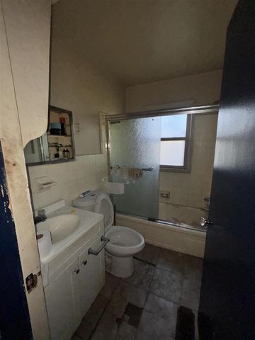19240 Hull Street, Detroit, MI 48203