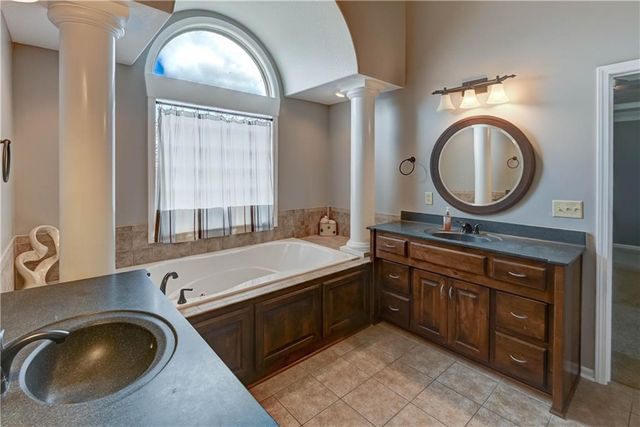 500 NE Woodpark Lane, Lee's Summit, MO 64086