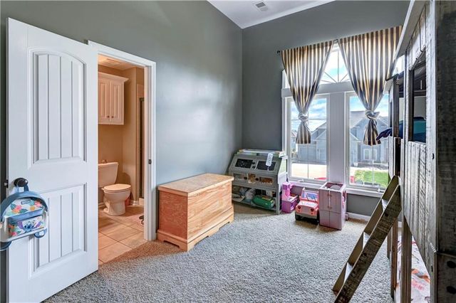 500 NE Woodpark Lane, Lee's Summit, MO 64086