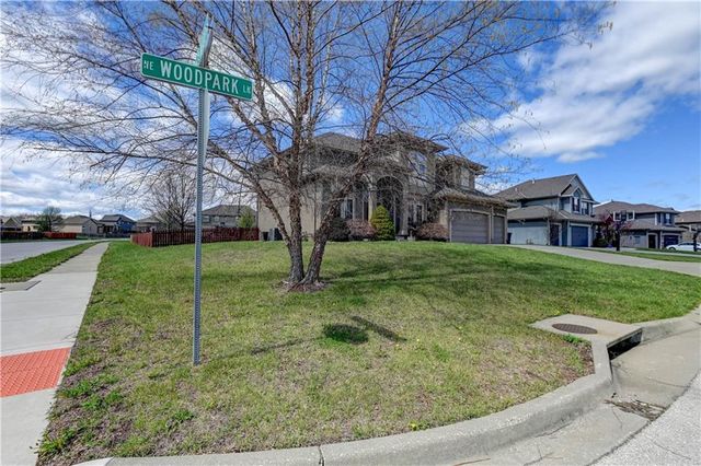 500 NE Woodpark Lane, Lee's Summit, MO 64086