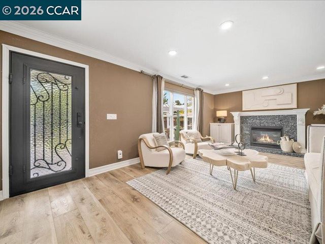 400 Fernando Ct, San Ramon, CA 94583