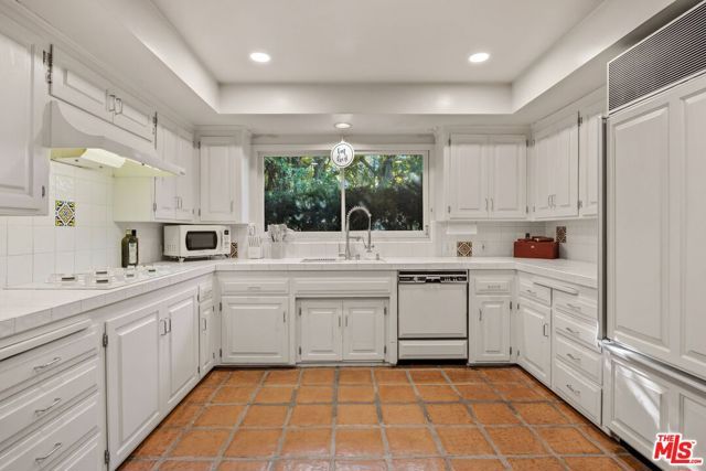 1133 Somera Road, Los Angeles, CA 90077