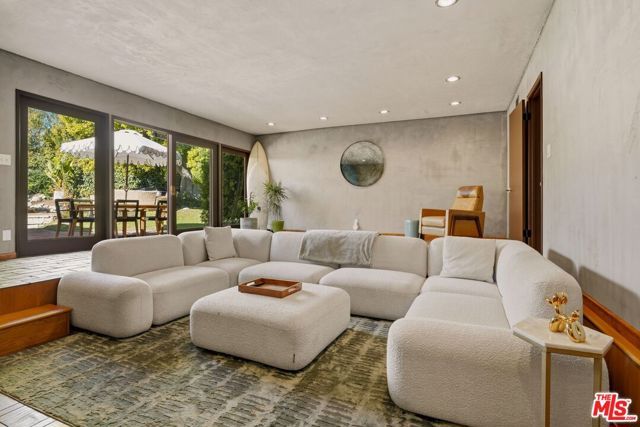 1133 Somera Road, Los Angeles, CA 90077