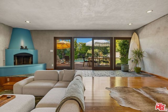 1133 Somera Road, Los Angeles, CA 90077