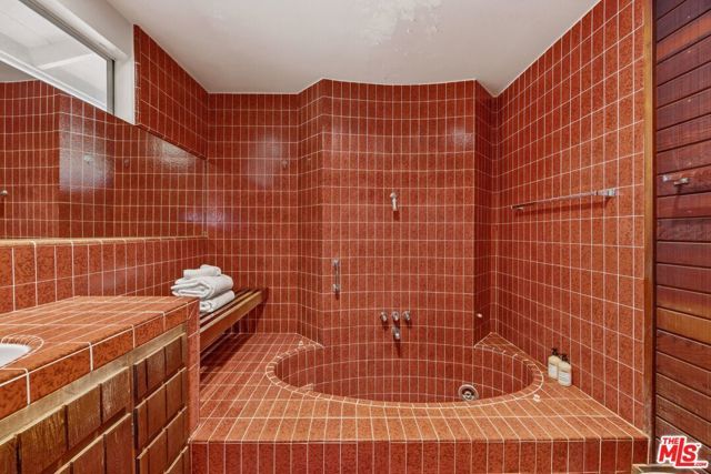 1133 Somera Road, Los Angeles, CA 90077