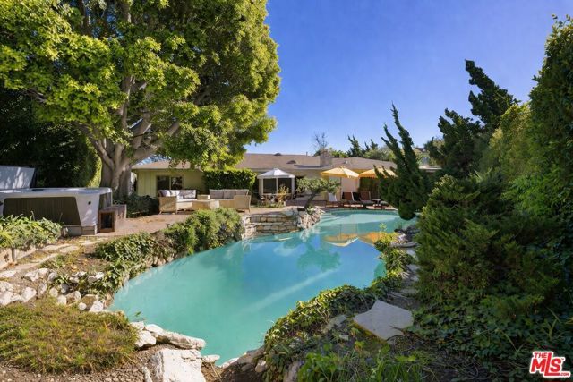 1133 Somera Road, Los Angeles, CA 90077