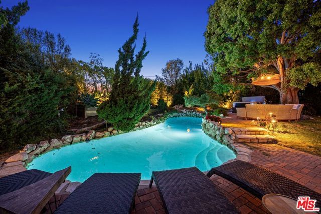 1133 Somera Road, Los Angeles, CA 90077