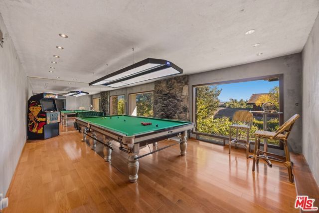 1133 Somera Road, Los Angeles, CA 90077