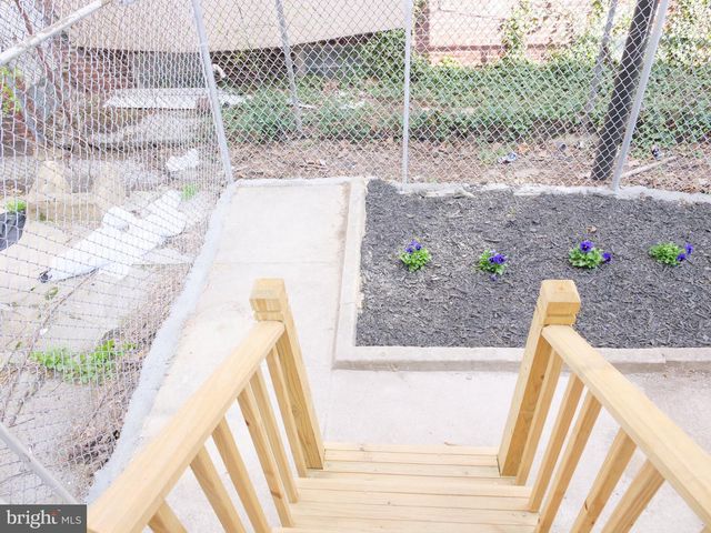 2555 N 33RD ST, Philadelphia, PA 19132