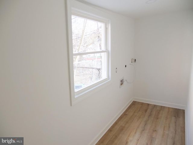 2555 N 33RD ST, Philadelphia, PA 19132
