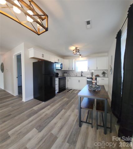 1734 Sneed Drive, Shelby, NC 28150