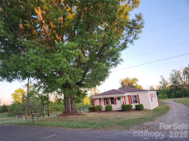 1734 Sneed Drive, Shelby, NC 28150