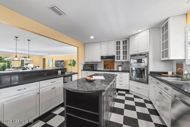10127 GOLF CLUB Drive, Jacksonville, FL 32256
