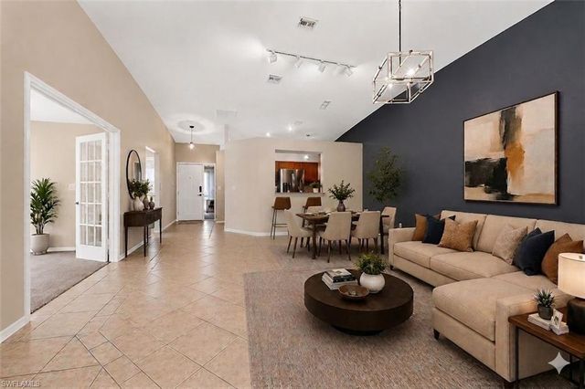430 Saint Andrews BLVD 6, Naples, FL 34113