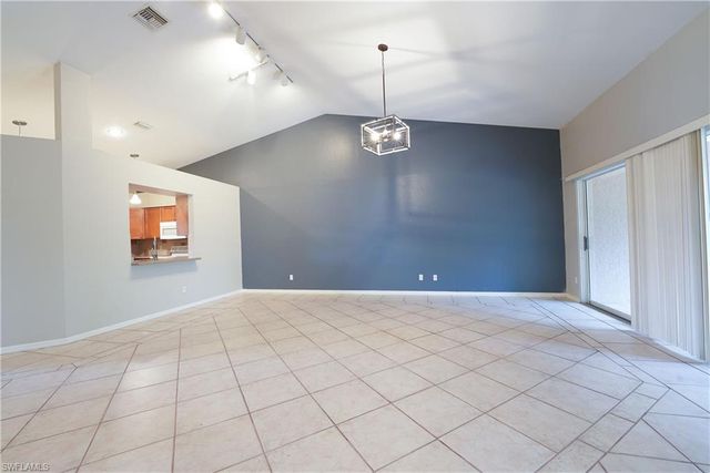 430 Saint Andrews BLVD 6, Naples, FL 34113