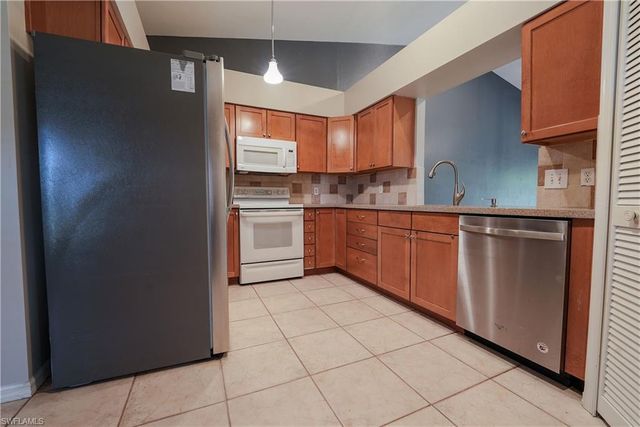 430 Saint Andrews BLVD 6, Naples, FL 34113