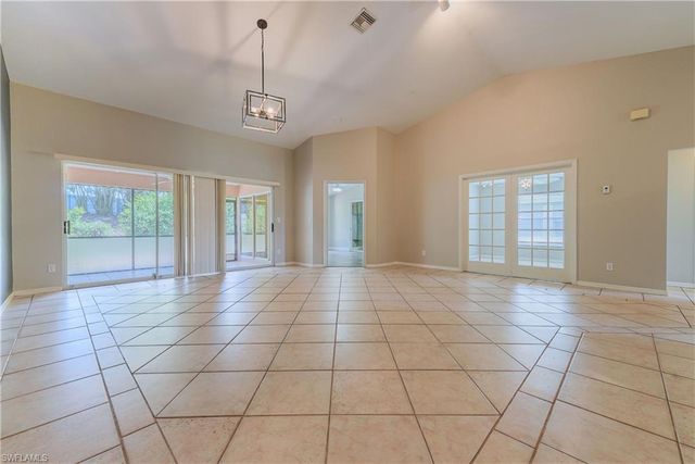 430 Saint Andrews BLVD 6, Naples, FL 34113