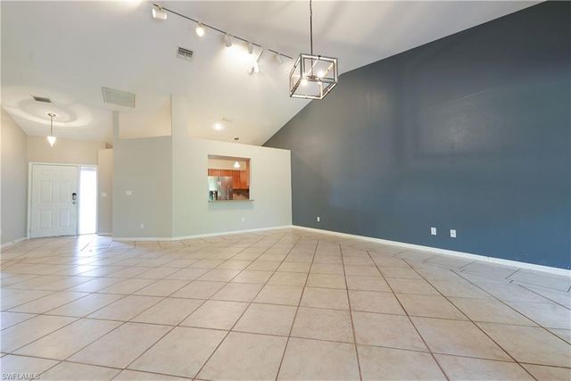 430 Saint Andrews BLVD 6, Naples, FL 34113