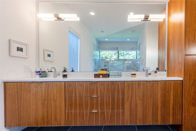 1510 Eastus Drive, Dallas, TX 75208