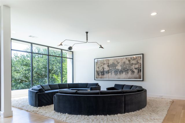 1510 Eastus Drive, Dallas, TX 75208