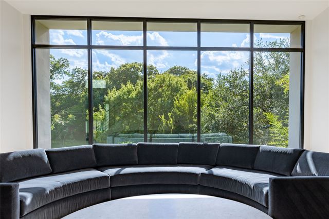 1510 Eastus Drive, Dallas, TX 75208