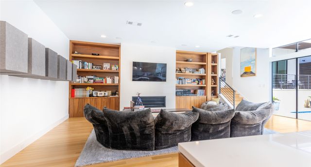 1510 Eastus Drive, Dallas, TX 75208
