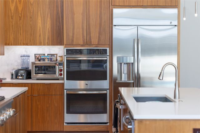 1510 Eastus Drive, Dallas, TX 75208