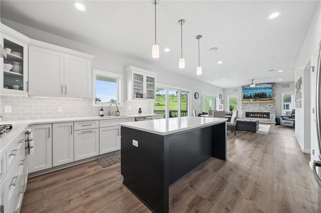 369 Durst Rd, North Huntingdon, PA 15642
