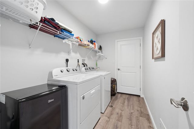 369 Durst Rd, North Huntingdon, PA 15642