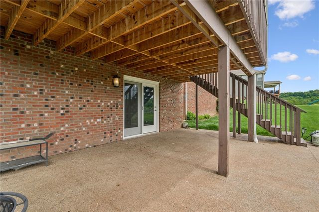 369 Durst Rd, North Huntingdon, PA 15642