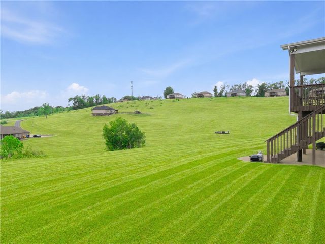 369 Durst Rd, North Huntingdon, PA 15642