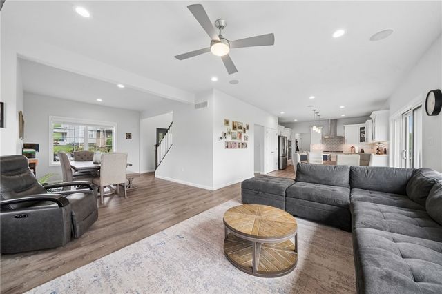 369 Durst Rd, North Huntingdon, PA 15642