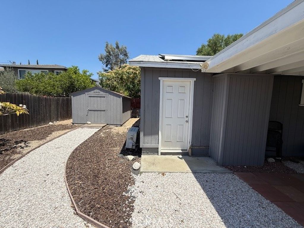 Image 26 of property listing at 339 S Madison, Monrovia, CA 91016